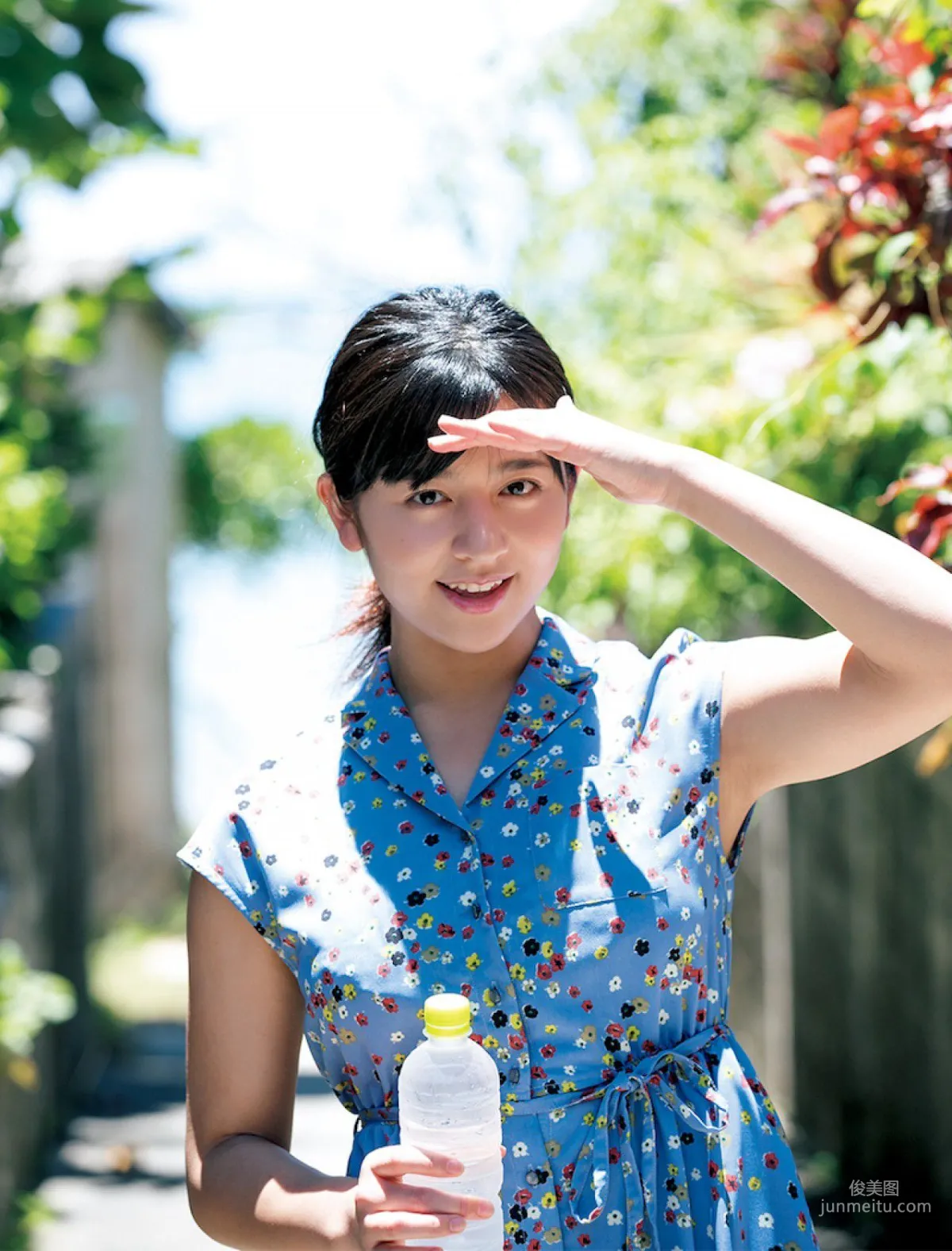 [FRIDAY] 徳江かな 《むき出しグラマラス》写真