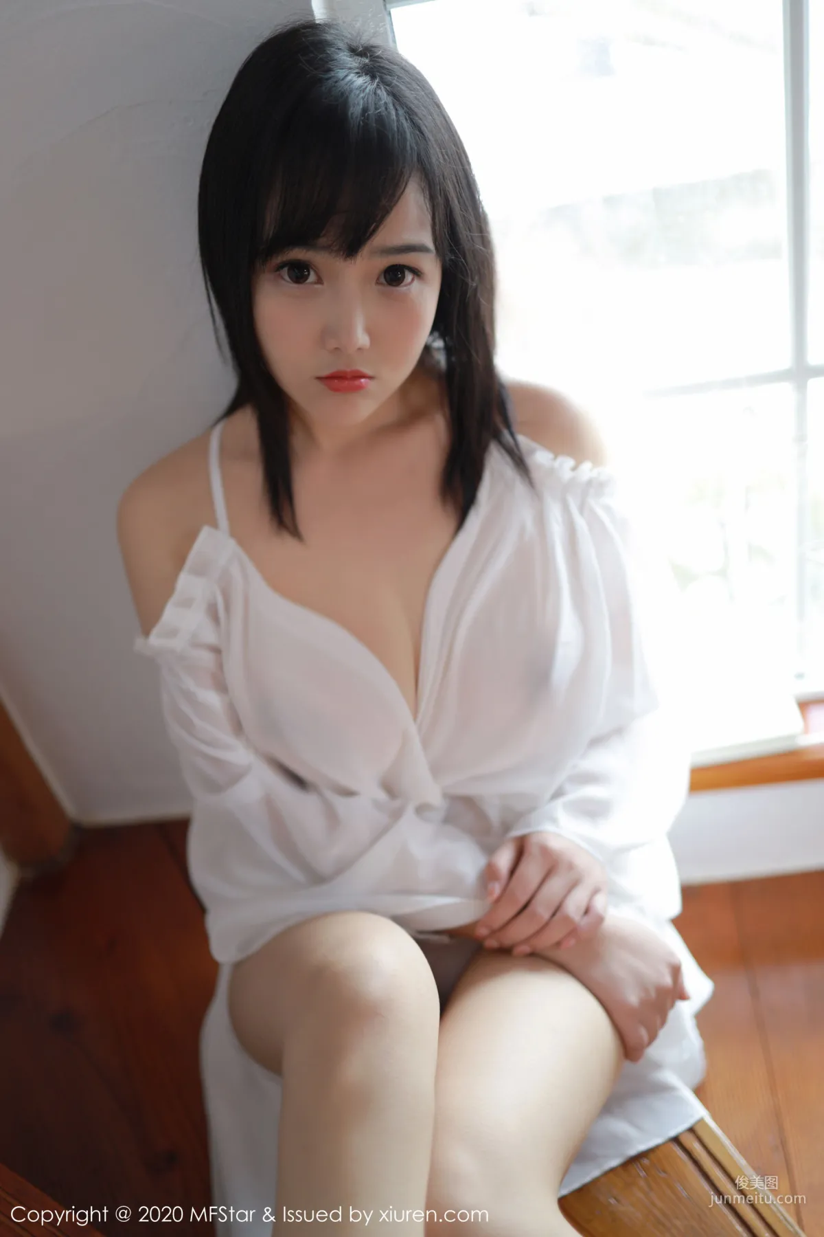 徐微微mia《若隐若现的薄透服饰系列》 [模范学院MFStar] Vol.260 写真集