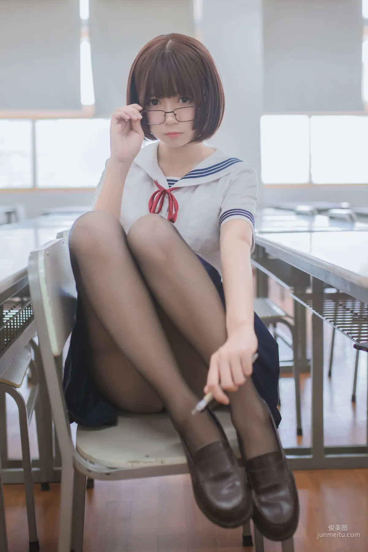 白金Saki《蘑菇头黑丝JK》 [COSPLAY福利] 写真集
