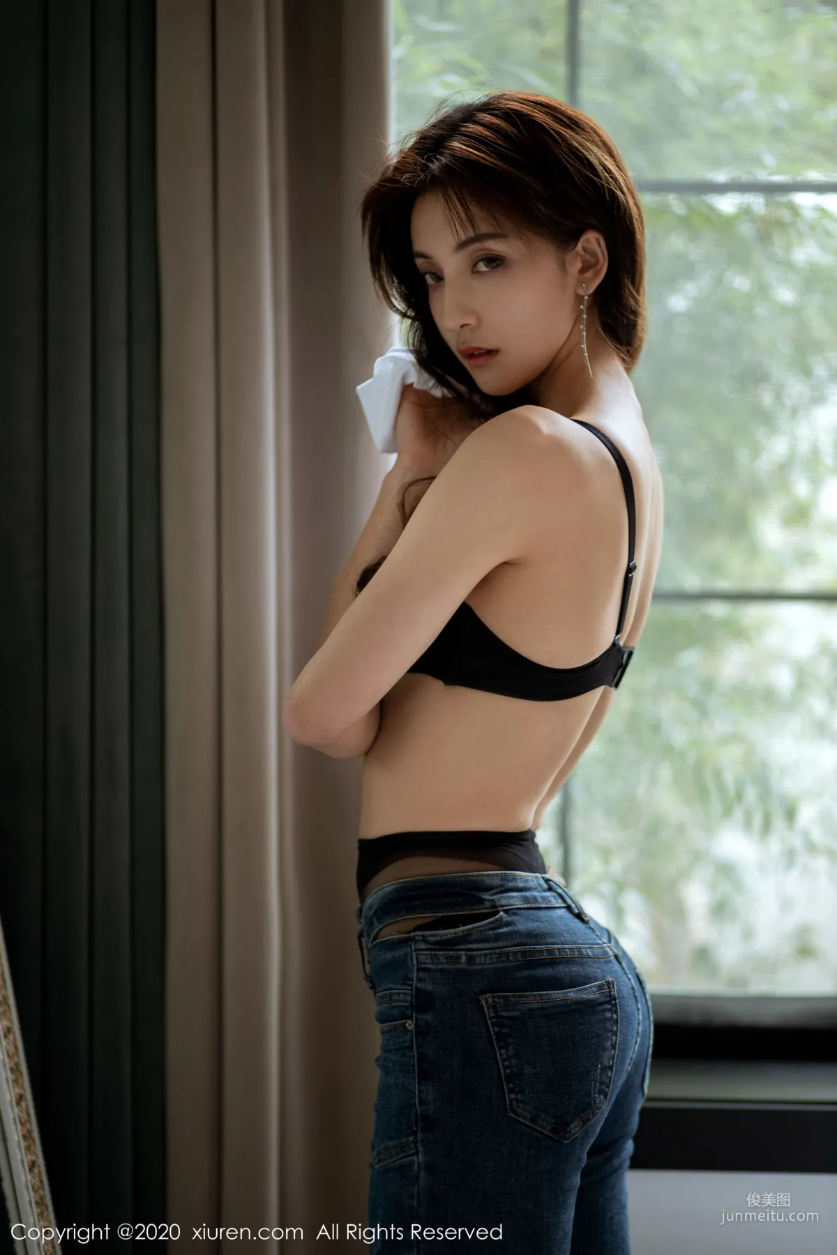 林文文yooki《牛仔裤与美臀》 [秀人XIUREN] No.1901 写真集