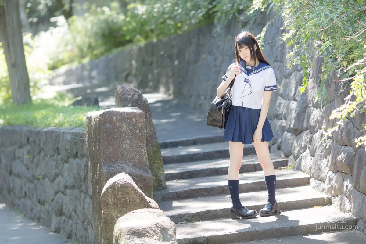 まきろん。《君夏 - 君と僕の夏休み》 制服 写真集