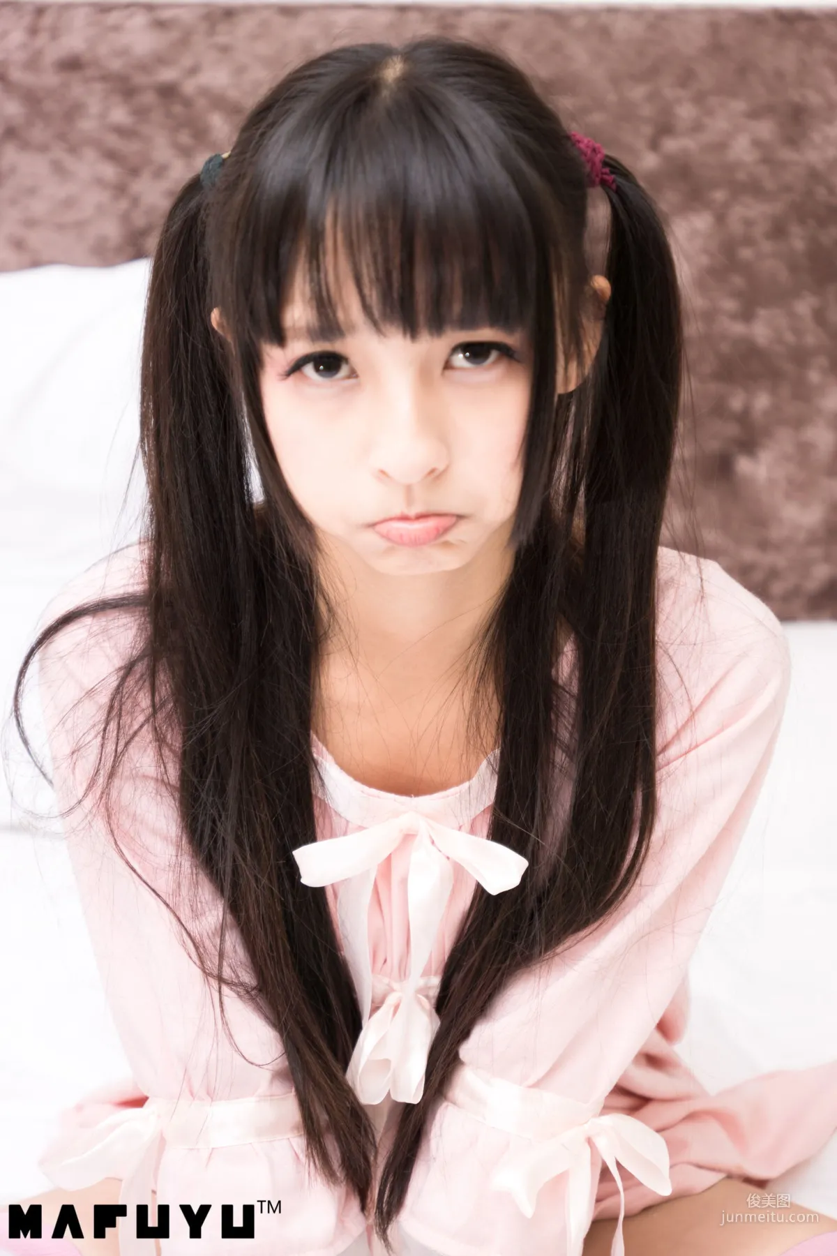 神楽坂真冬《粉白条纹系列》 [福利COSPLAY] 写真集