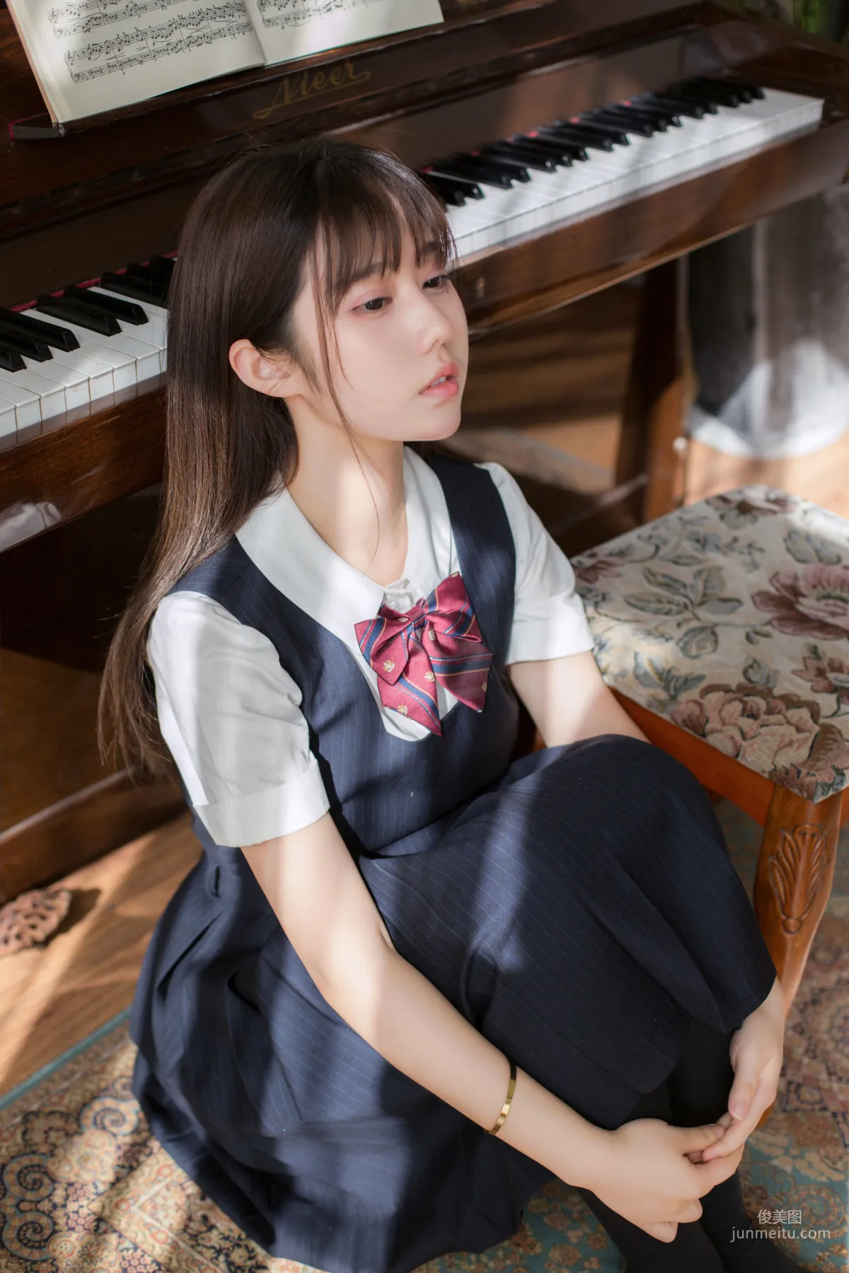 微博福利姬镜酱《不知梦 制服》 [COSPLAY美女] 写真集