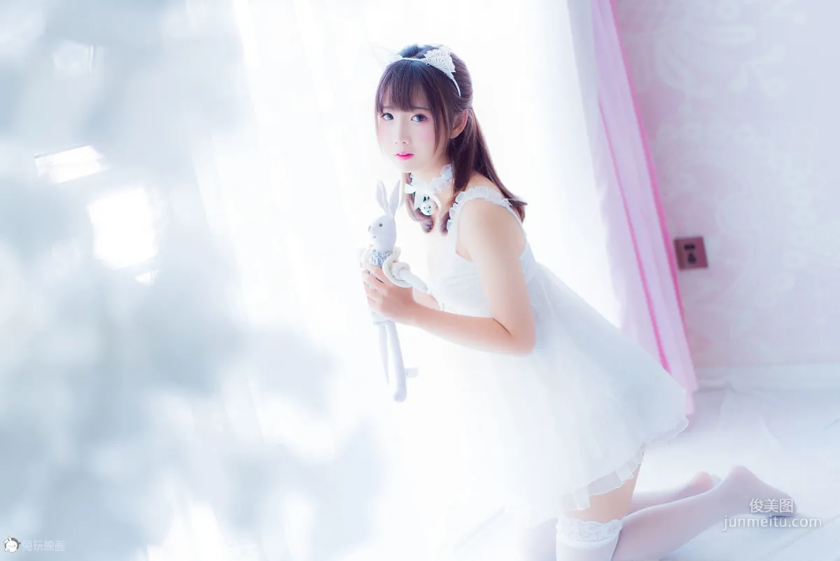面饼仙儿《吊带睡衣》 [福利COSPLAY] 写真集