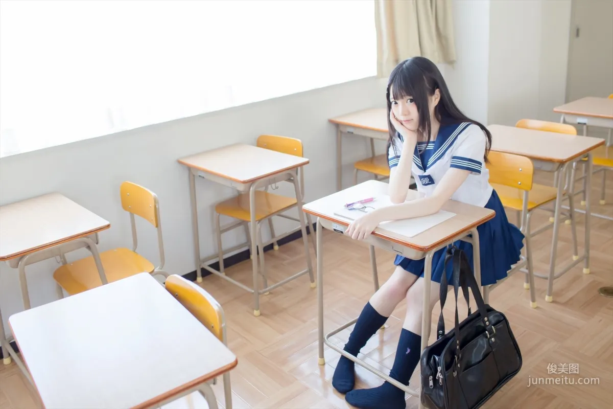 まきろん。《君夏 - 君と僕の夏休み》 紺スク 写真集