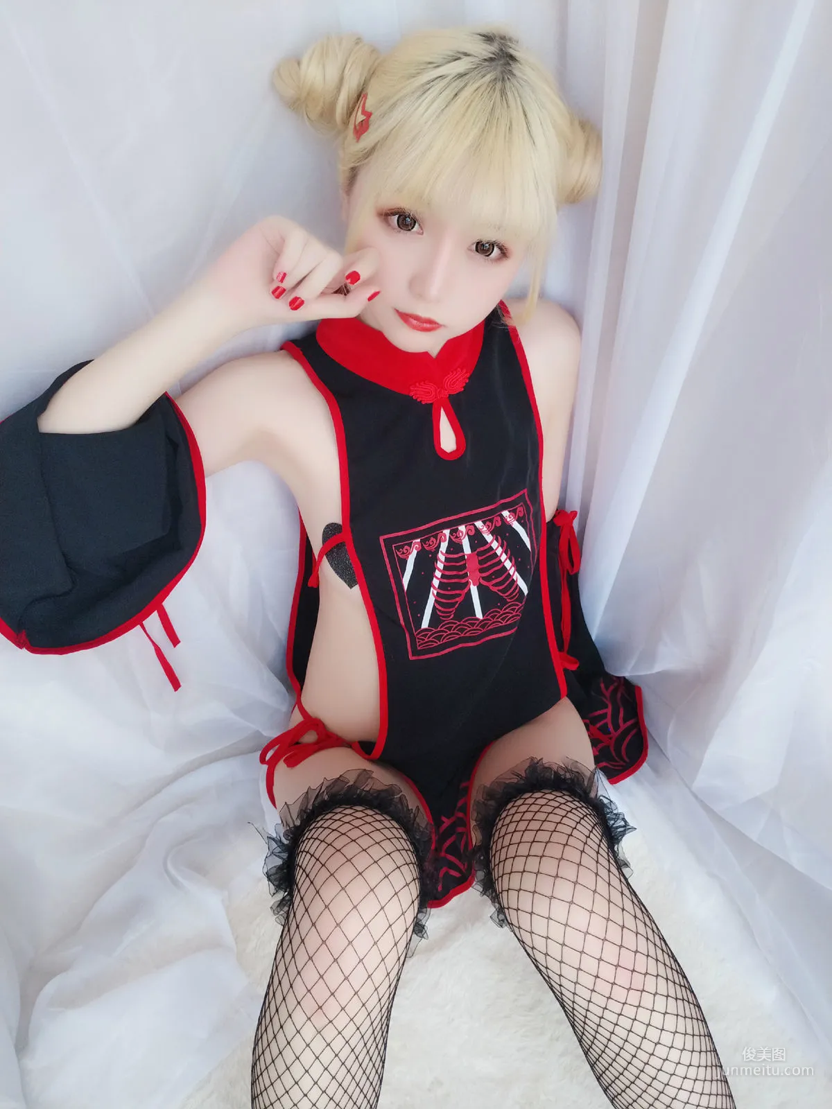 星之迟迟 《幼齿僵尸包》 [福利COSPLAY] 写真集