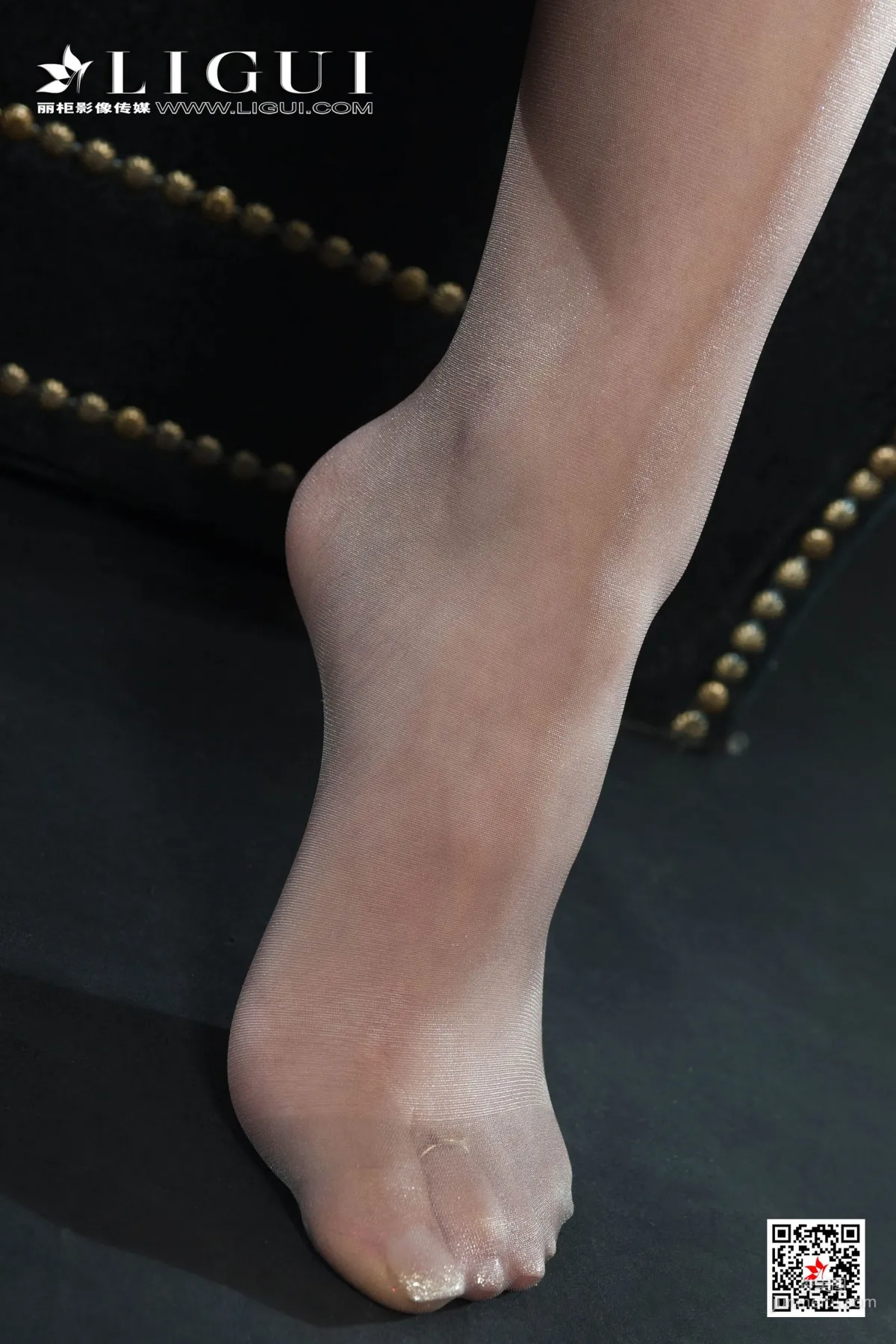 Model 小涵《肉丝高跟美腿OL》 [丽柜LIGUI] 网络丽人 写真集