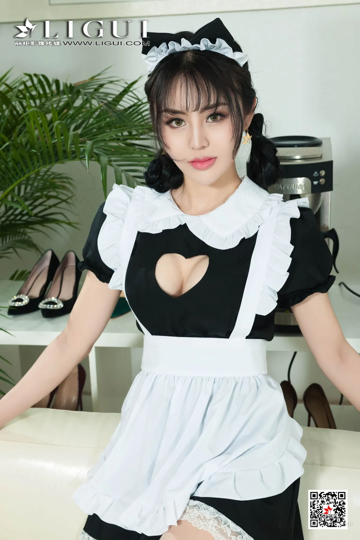凉儿《灰丝女仆丝足》 [丽柜Ligui] 写真集