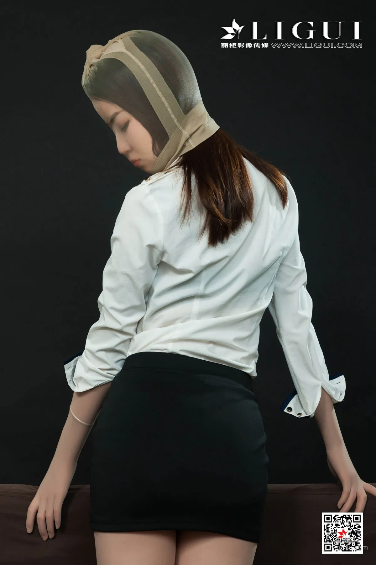 虫虫《肉丝袜美束人体》 [丽柜Ligui] 写真集
