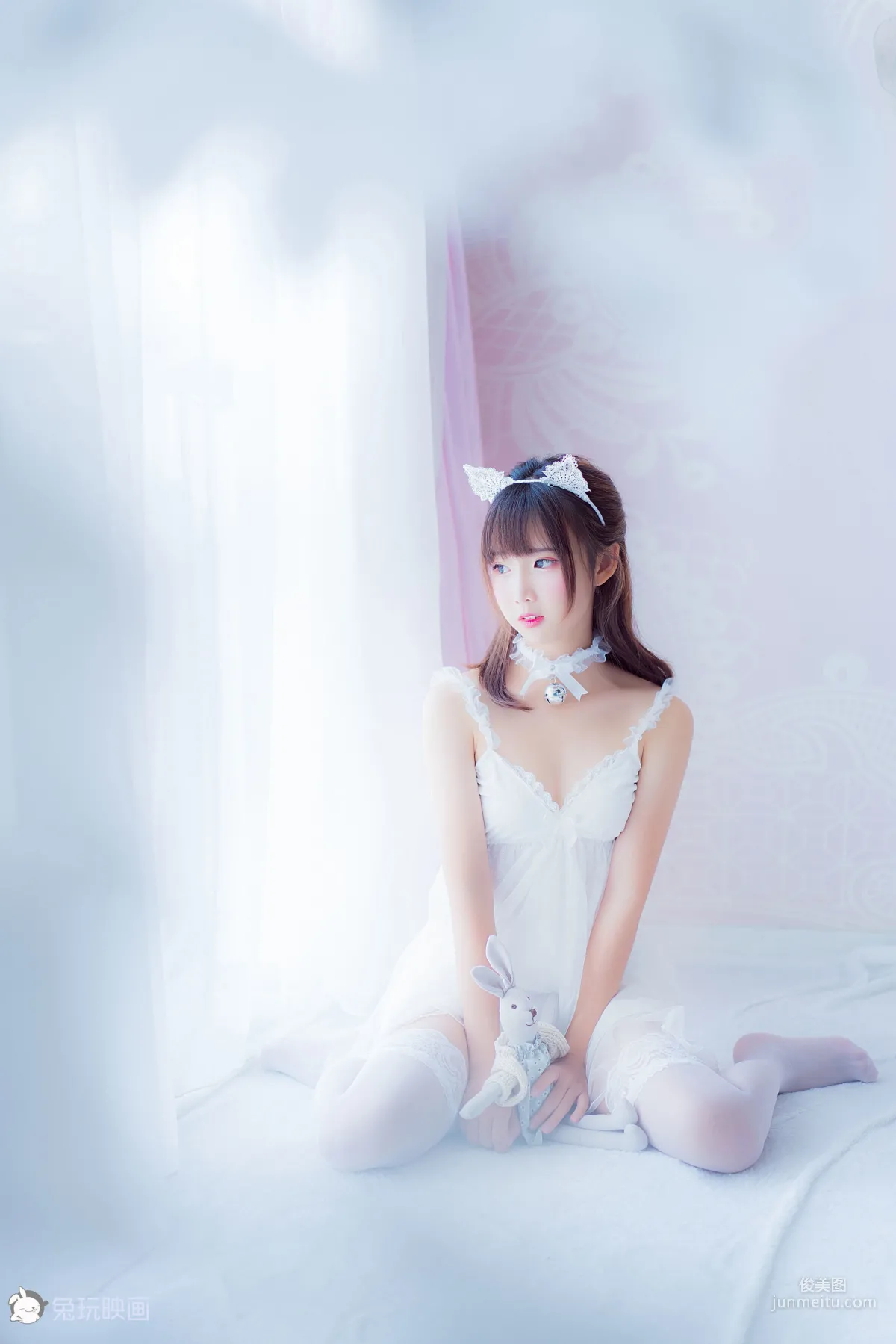 面饼仙儿《吊带睡衣》 [福利COSPLAY] 写真集