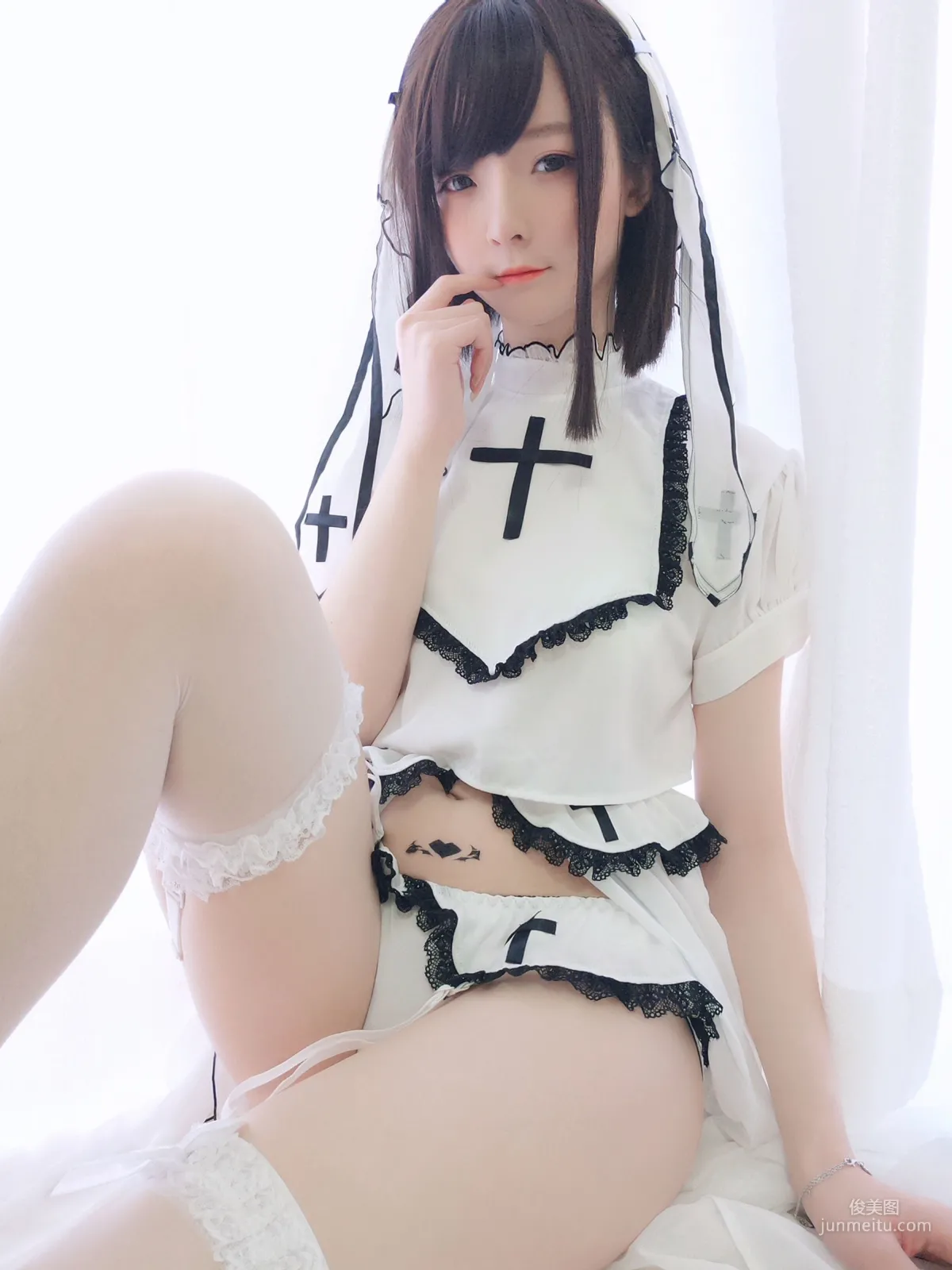 一小央泽《白修女》 [COSPLAY福利] 写真集
