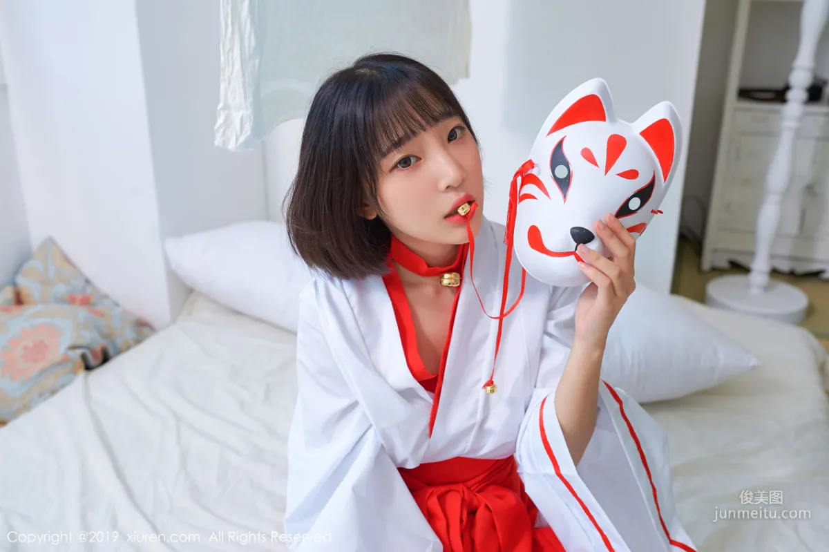 模特_卿卿《清新不失性感的私房魅惑》 [秀人XIUREN] No.1702 写真集