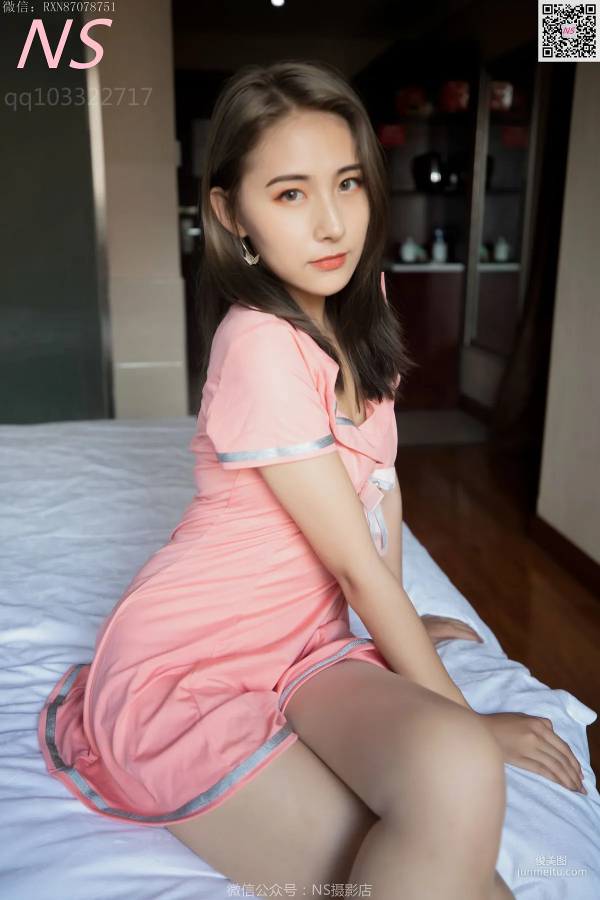 小允儿《明星脸丝袜美腿》 [纳丝摄影] 写真集