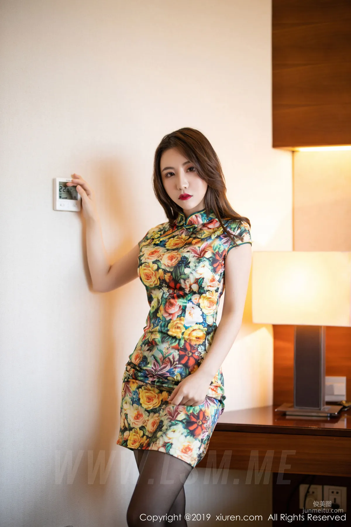 绯月樱-Cherry《性感黑丝吊袜美腿系列》 [秀人XIUREN] No.1727 写真集