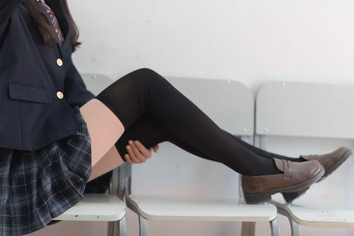 萌妹木绵绵OwO《西式JK》 [COSER美女] 写真集