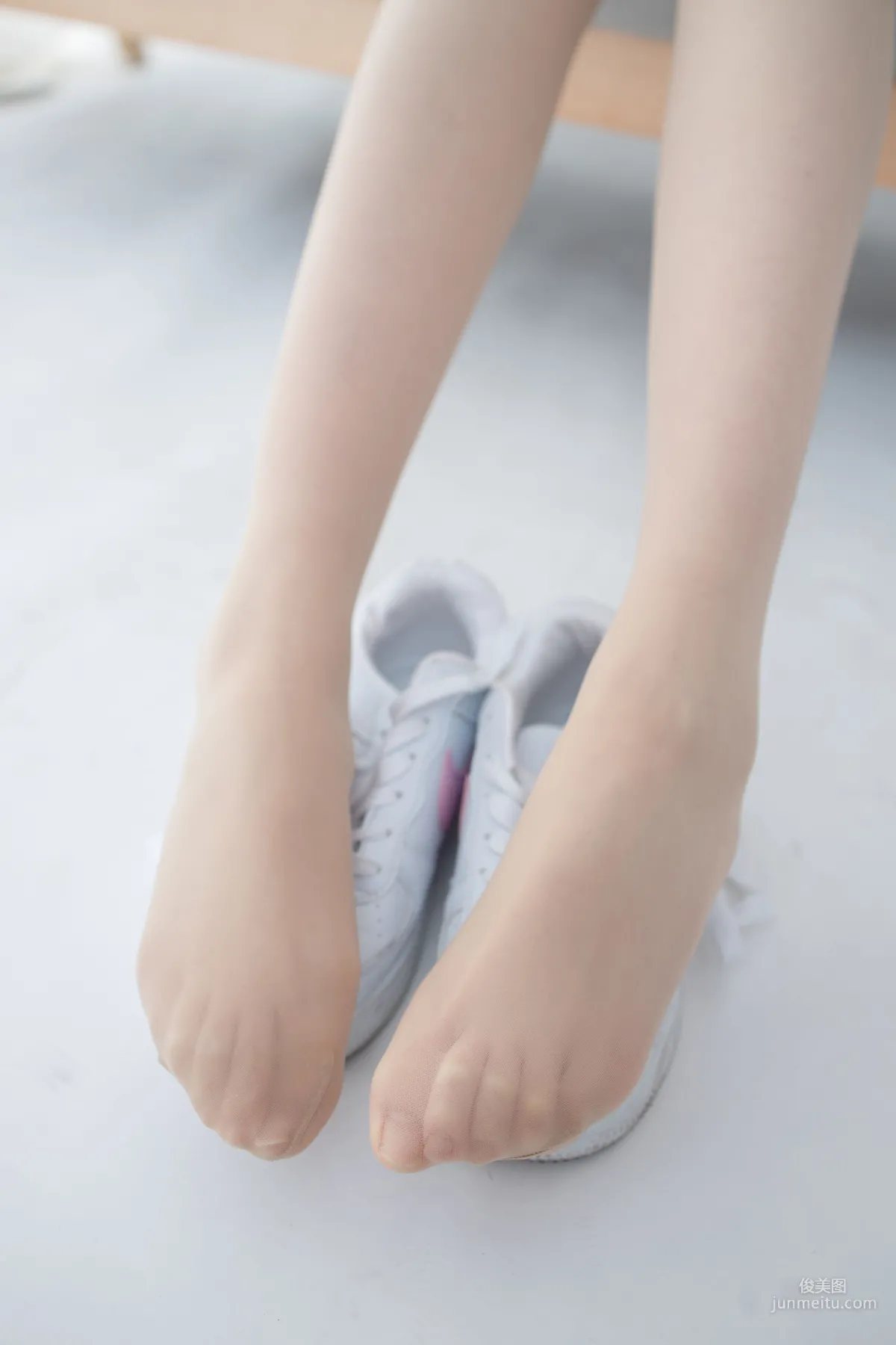 Aika《运动鞋 13D肉丝》 [森萝财团] JKFUN-048 写真集