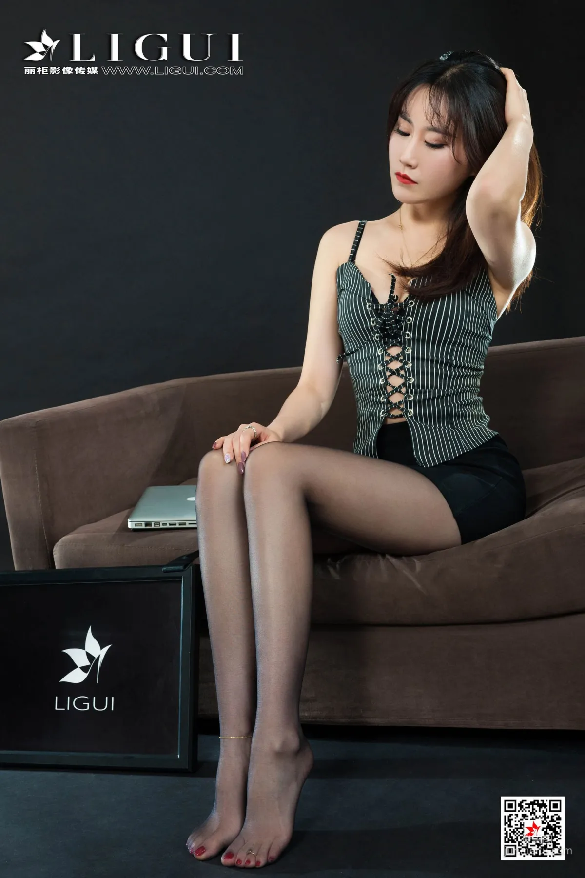 Model 子晴《极品黑丝女秘书》 [丽柜Ligui] 写真集