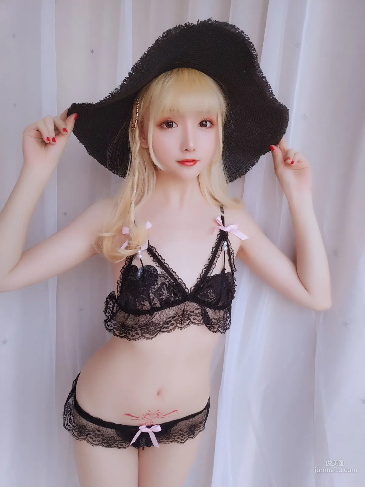 COSER小姐姐星之迟迟 《假日快乐包》 [福利COSPLAY] 写真集
