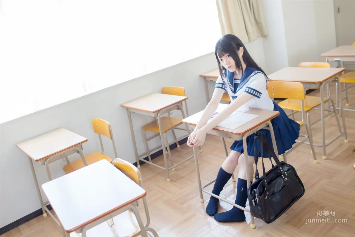 まきろん。《君夏 - 君と僕の夏休み》 紺スク 写真集