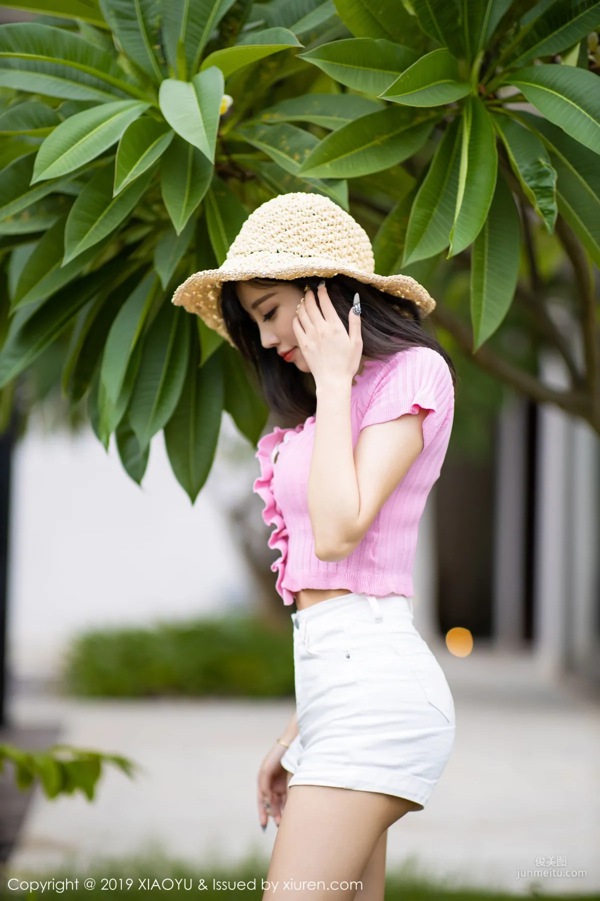 杨晨晨sugar《室外草帽女孩主题》 [语画界XIAOYU] Vol.169 写真集