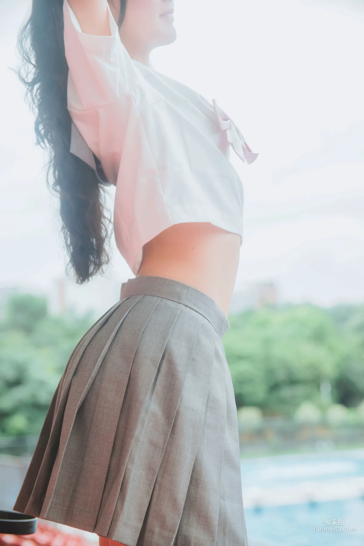 木绵绵OwO《灰色JK制服》 [COSER美女] 写真集