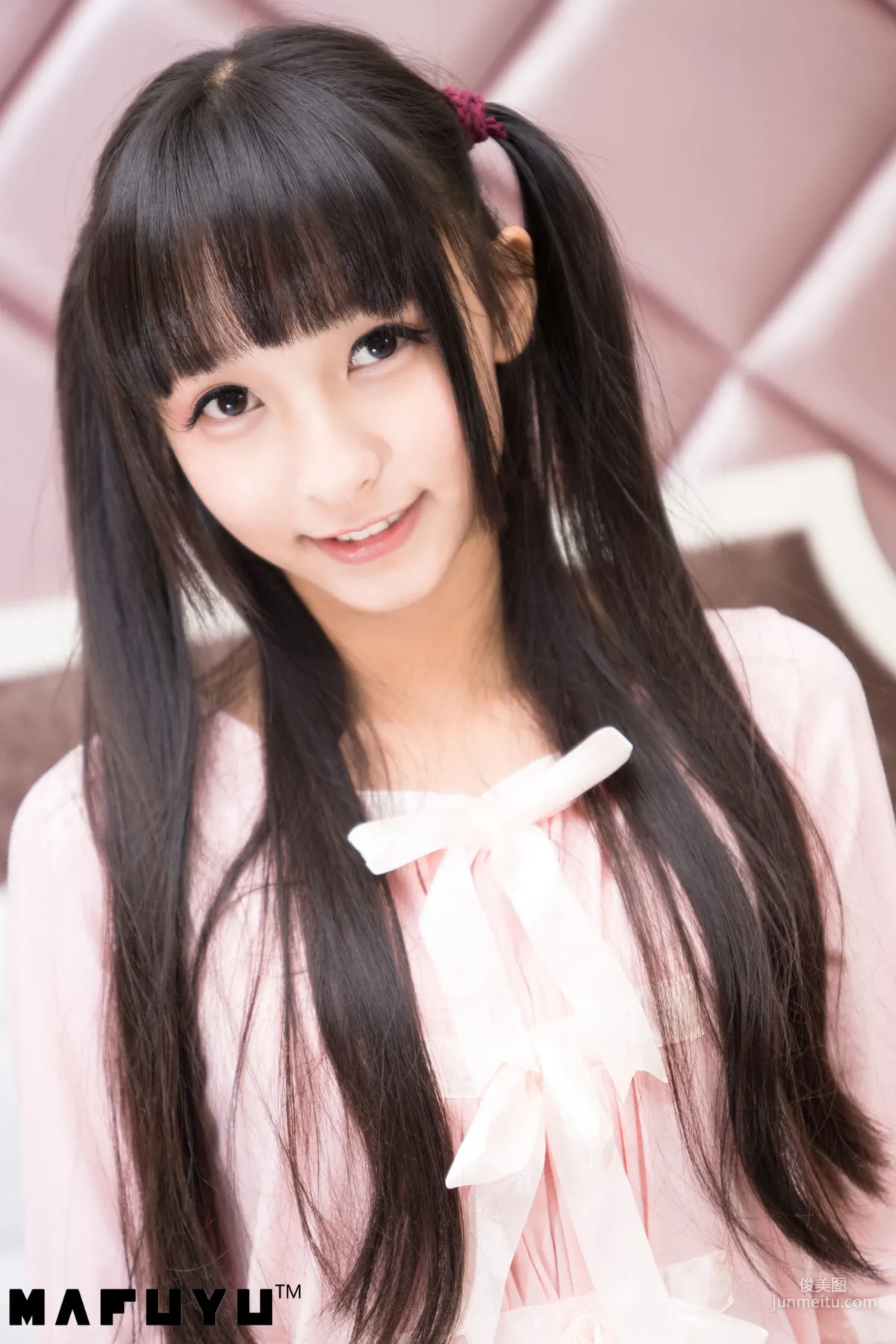 神楽坂真冬《粉白条纹系列》 [福利COSPLAY] 写真集