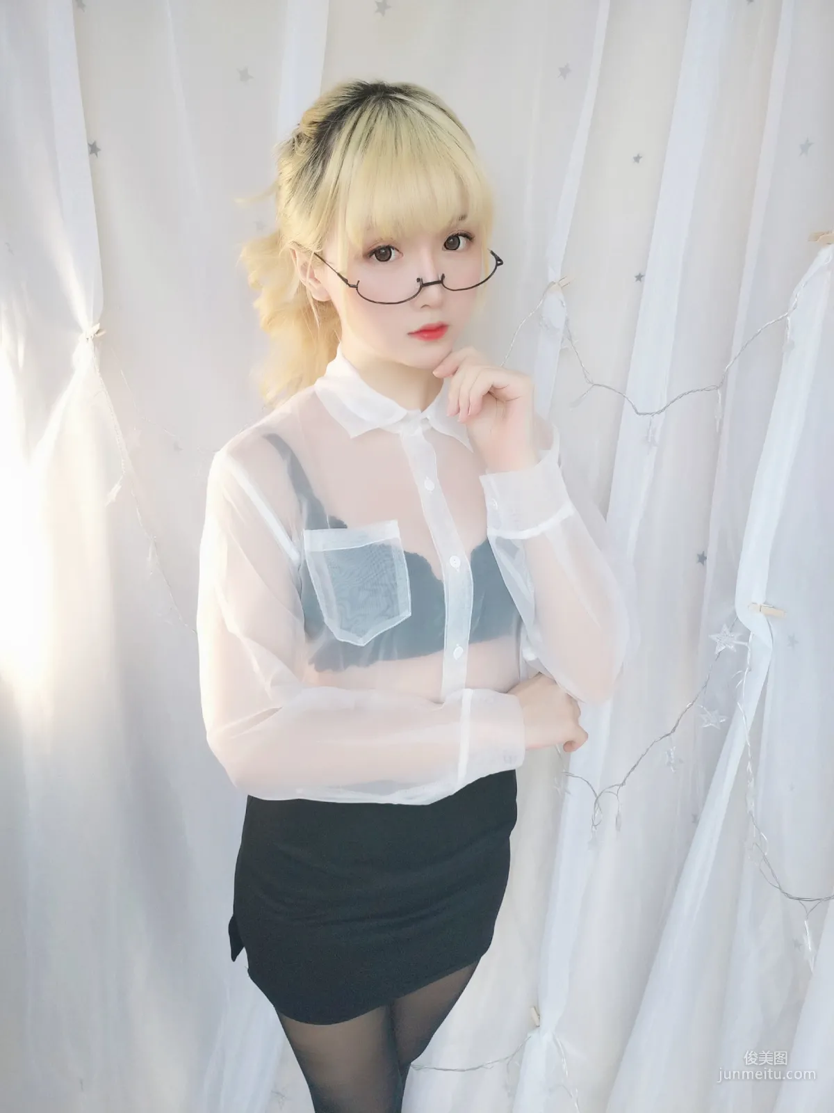 星之迟迟 《今晚加班包》 [福利COSPLAY] 写真集