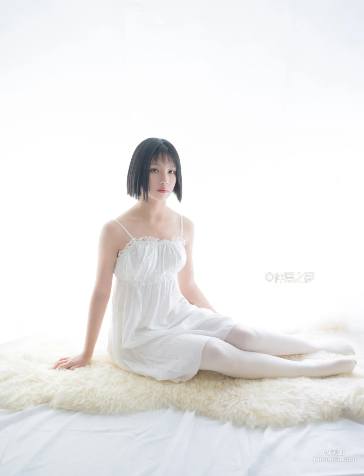 《清纯白吊带裙》 [轻兰映画] Grand.001 写真集
