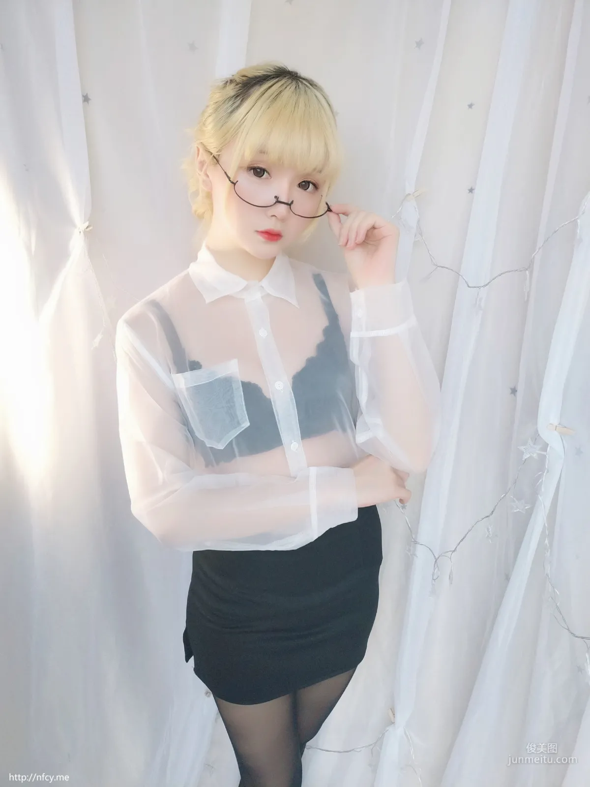星之迟迟 《今晚加班包》 [福利COSPLAY] 写真集