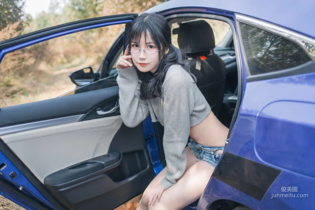 逐月su《车内篇》 [COSPLAY美少女] 写真集
