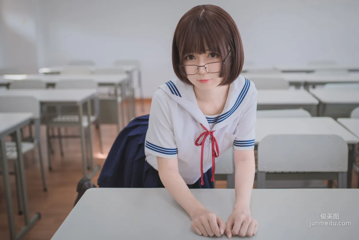 白金Saki《蘑菇头黑丝JK》 [COSPLAY福利] 写真集