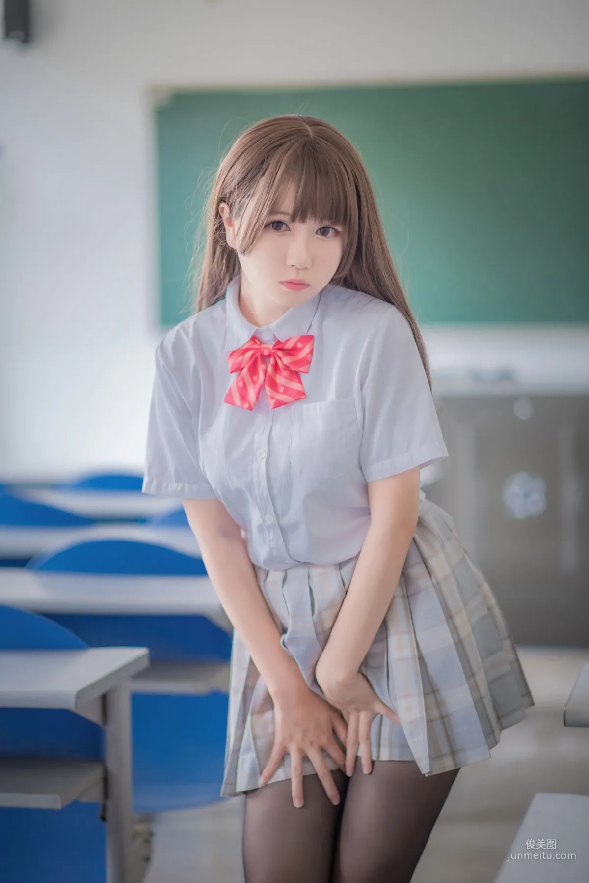 白金Saki《制服黑丝》 [COSPLAY福利] 写真集