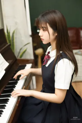 微博福利姬镜酱《不知梦 制服》 [COSPLAY美女] 写真集
