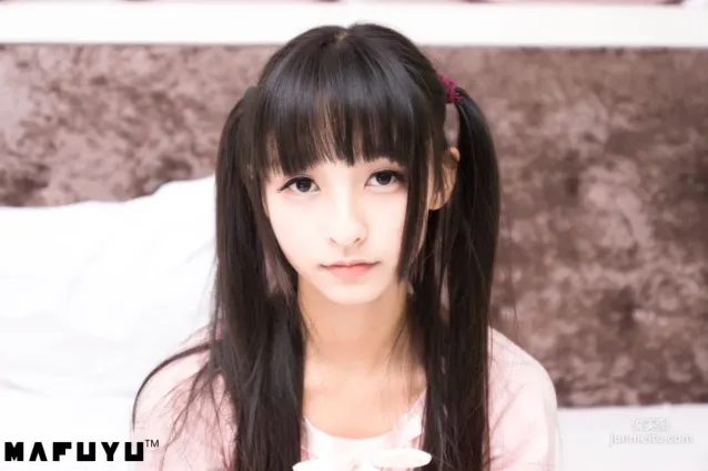 神楽坂真冬《粉白条纹系列》 [福利COSPLAY] 写真集