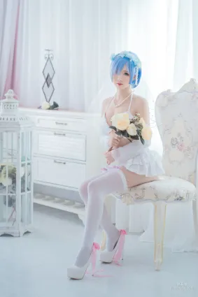 面饼仙儿《花嫁蕾姆》 [福利COSPLAY] 写真集