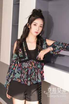 馨馨《香足点轻红》 [克拉女神Kelagirls] 写真集