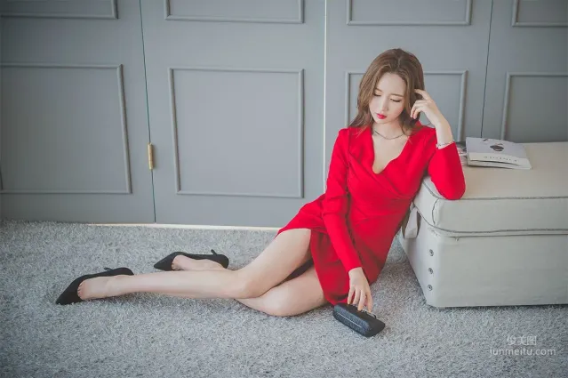 李妍静《韩国绝美气质女神2》写真集