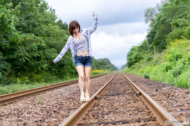 小島みなみ(小岛南)《Happiness》 [Graphis] Special Gravure 写真集