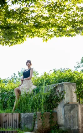[韩国女神] 李恩慧 《背心+优雅长裙》唯美写真集