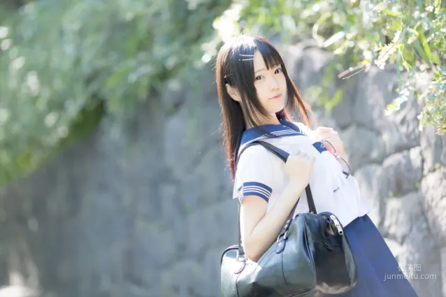 まきろん。《君夏 - 君と僕の夏休み》 制服 写真集