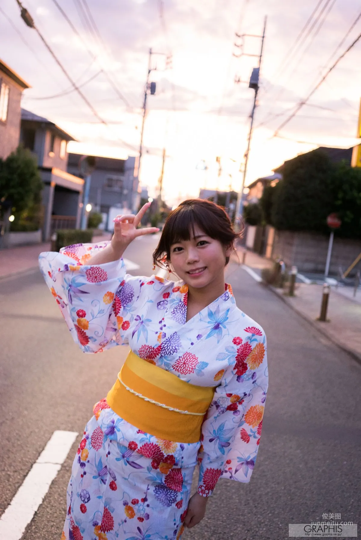 Miharu Usa 羽咲みはる [Graphis] Limited Edition 写真集