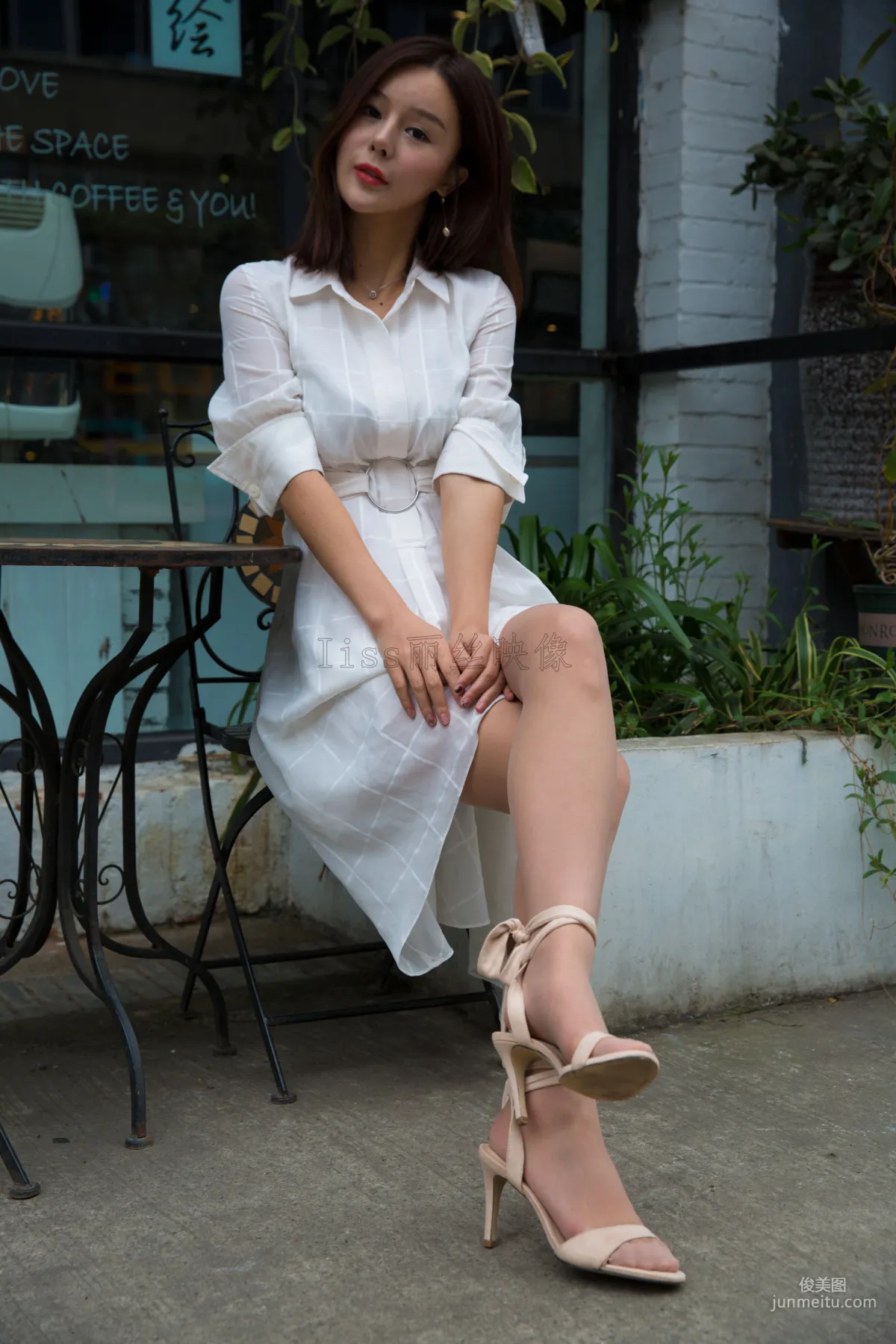 [丽丝映像GIRLISS] 《凉冰冬日裙下的ROSI》 写真集