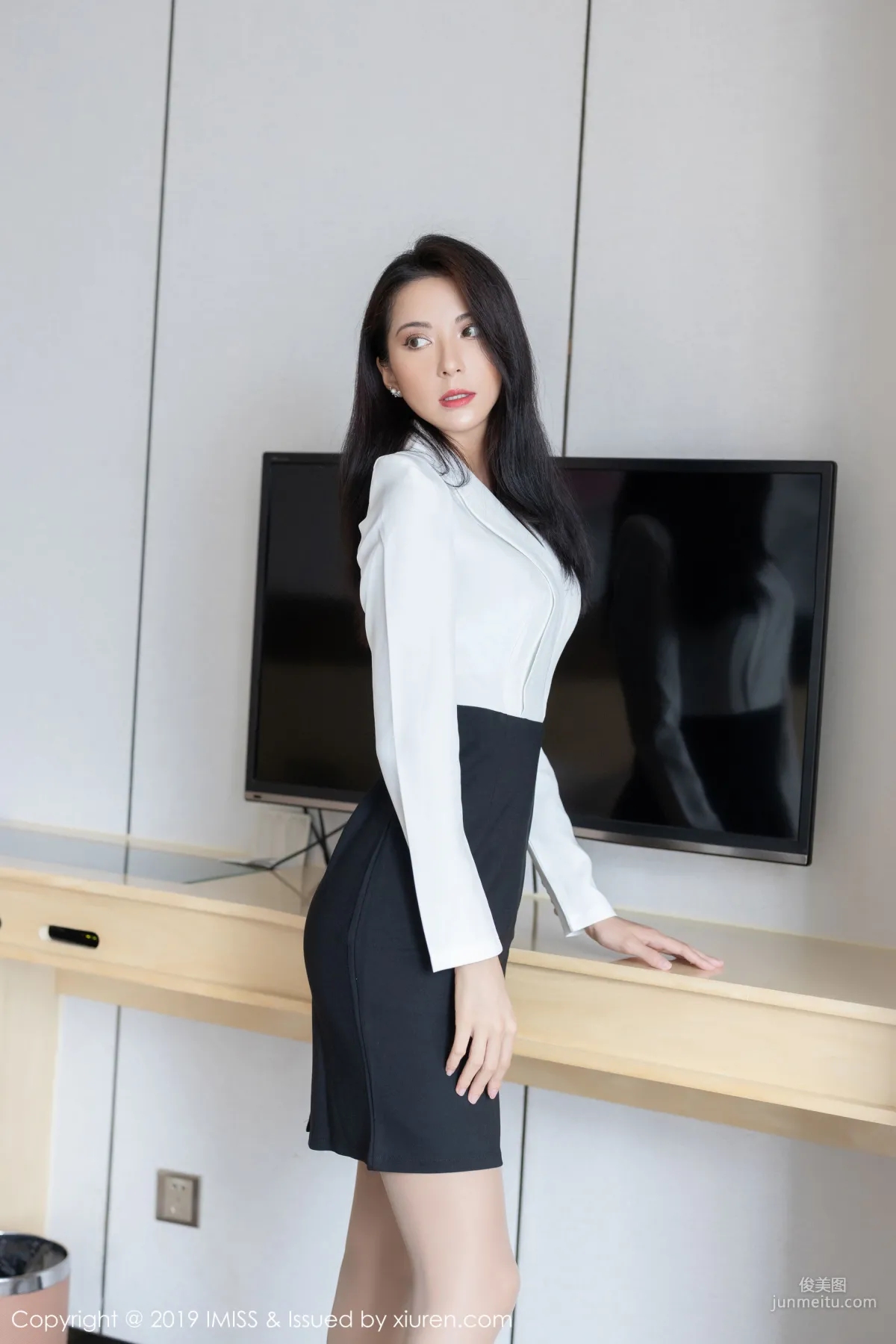 陈良玲Carry《OL丝袜美腿美足》 [爱蜜社IMiss] Vol.414 写真集