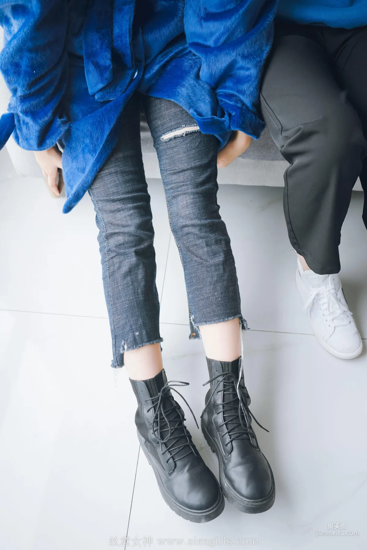 含含&圆圆《镜中姐妹（下）》 [丝意SIEE] No.381 写真集