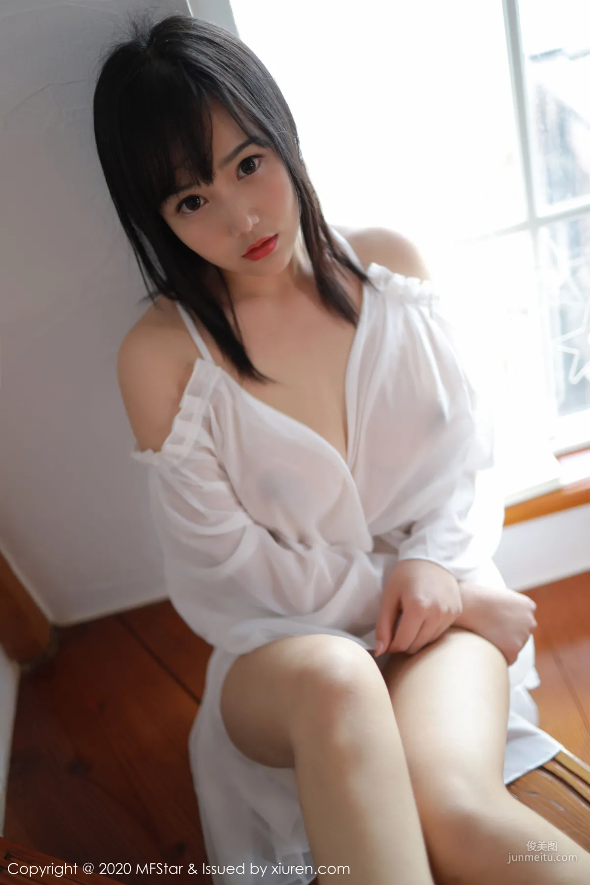 徐微微mia《若隐若现的薄透服饰系列》 [模范学院MFStar] Vol.260 写真集