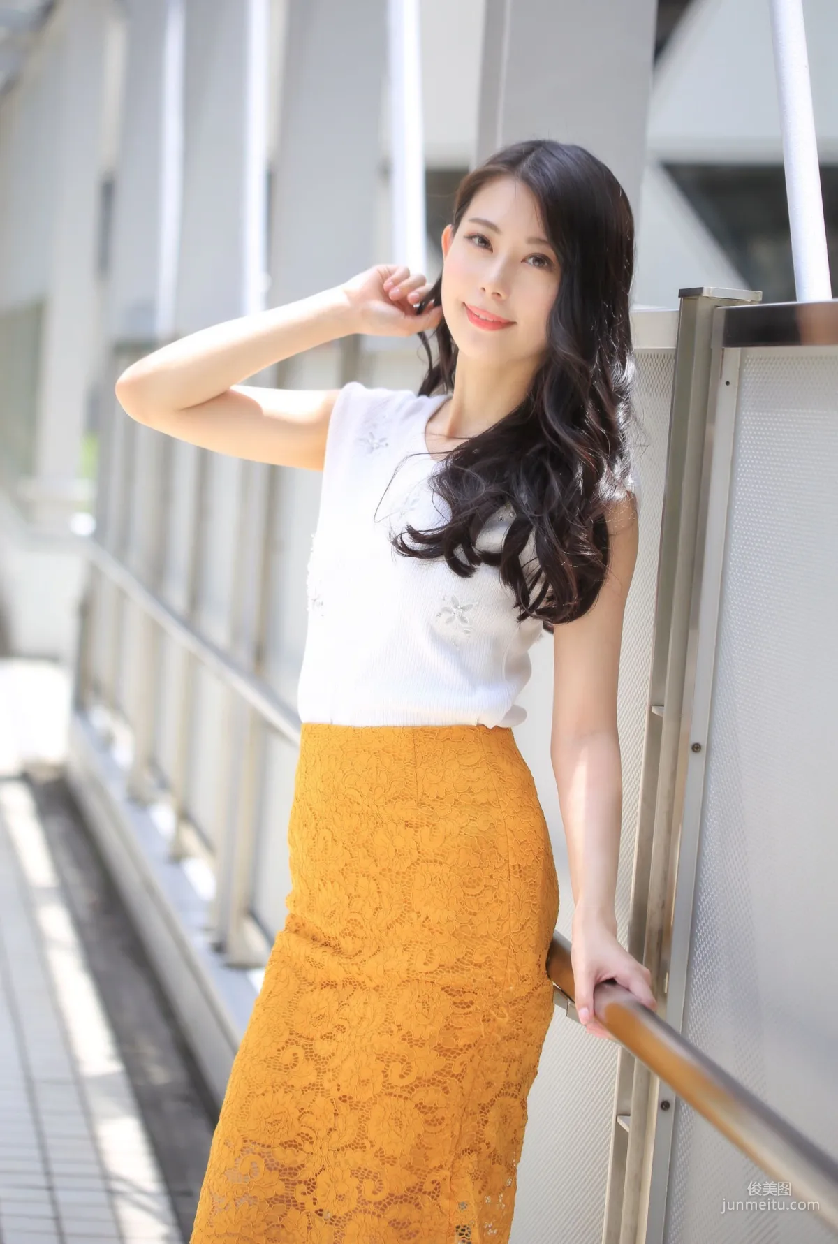 Sumire Jelly すみれゼリ 野乃すみれ《Healthy OUTIE》 写真集