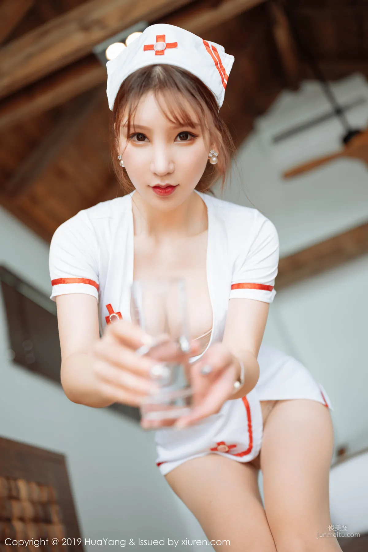 周于希Sandy《角色扮演护士制服内衣+肉质丝袜》 [花漾HuaYang] Vol.176 写真集