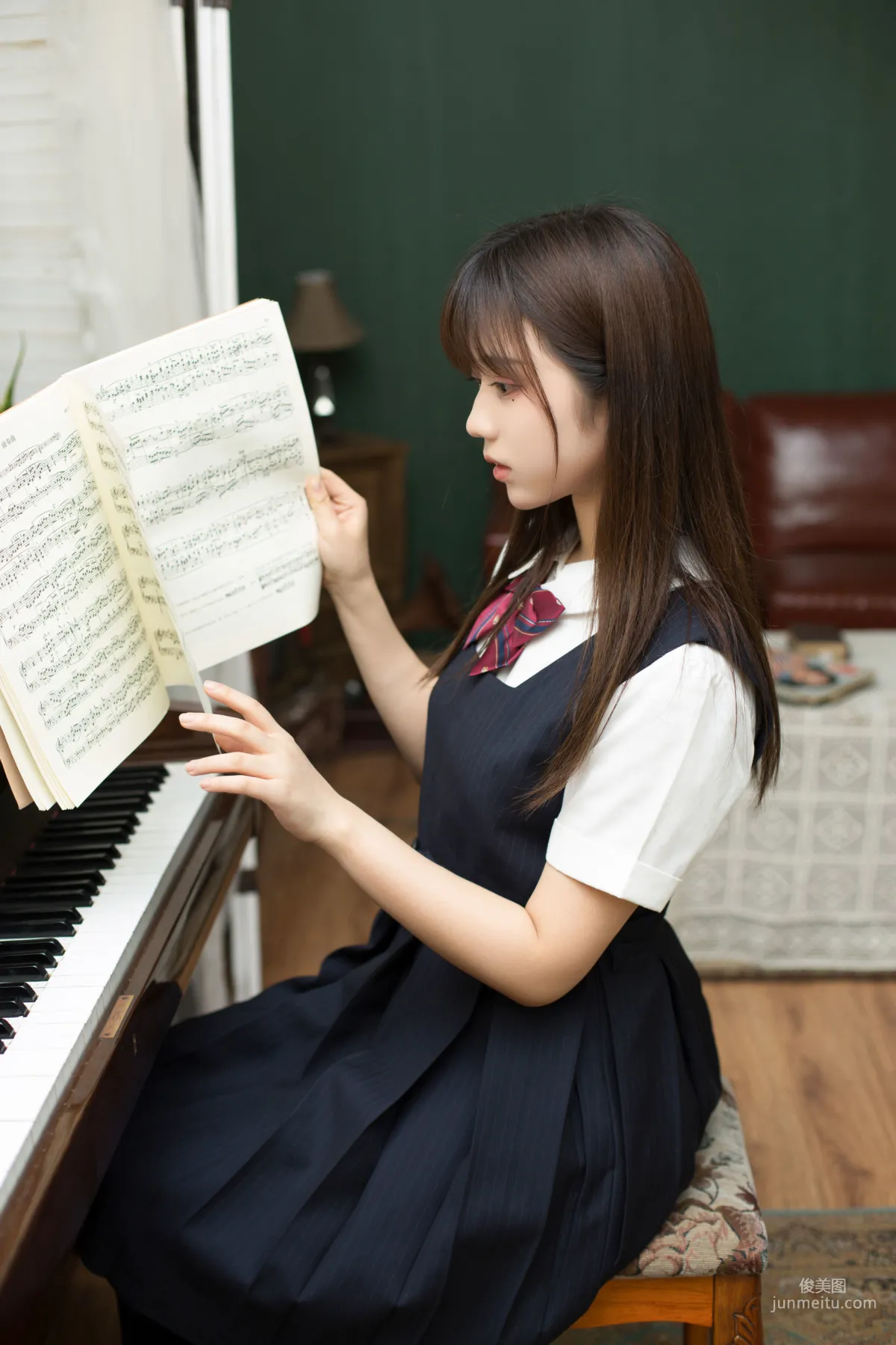 微博福利姬镜酱《不知梦 制服》 [COSPLAY美女] 写真集