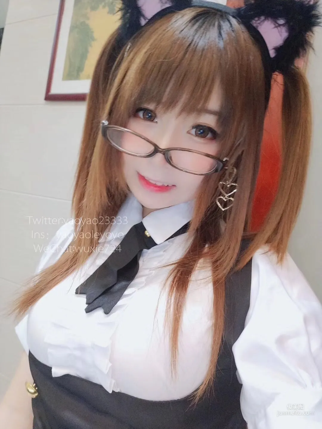 摇摇乐yoyo《黑丝女仆》 [COSPLAY美女] 写真集
