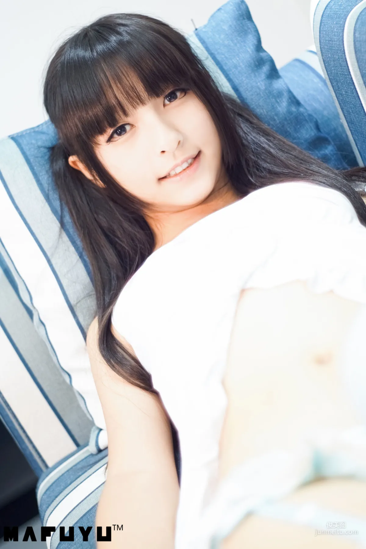 神楽坂真冬《蓝白条纹系列》 [COSPLAY少女] 写真集